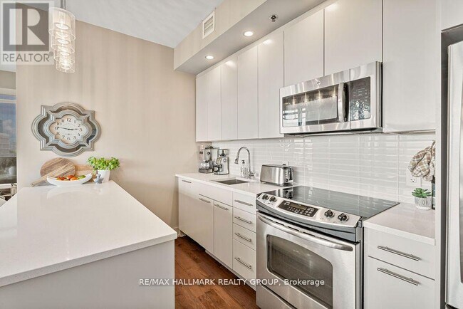 Building Photo - 88 Richmond Rd