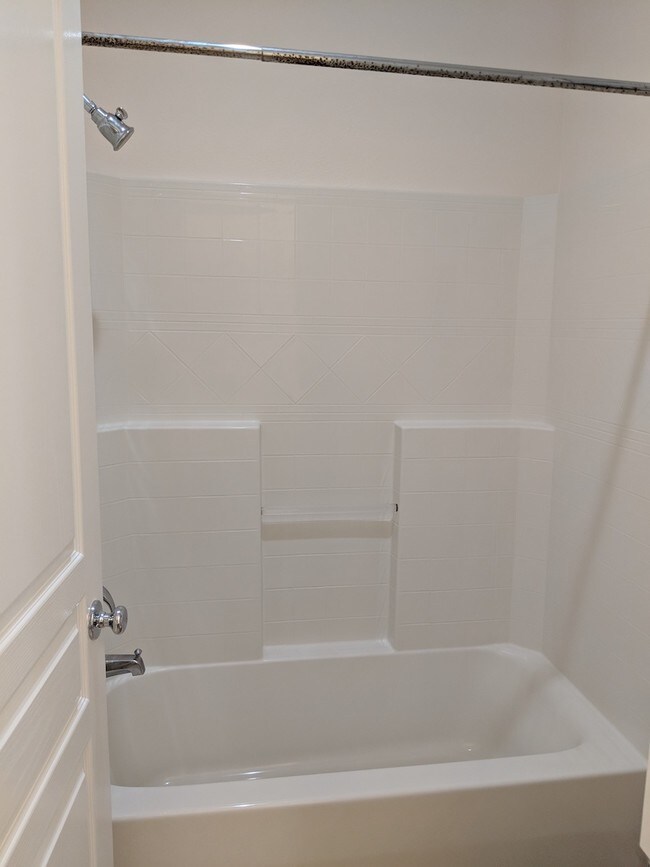 Building Photo - 2123 Railroad Ave