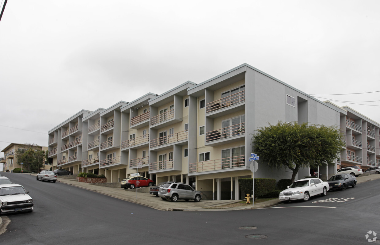 Foto principal - Daly City Apartments