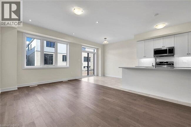 Building Photo - 145 Keelson St.