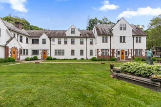 Building Photo - 623 Whitney Ave