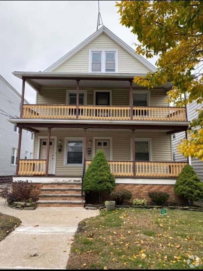 Building Photo - 1322 Beach Ave
