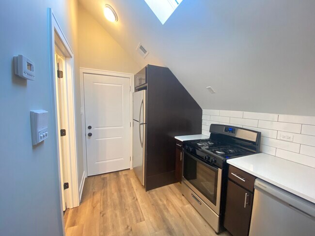Building Photo - 2401 S Homan Ave
