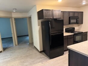 Building Photo - 922 Charles St