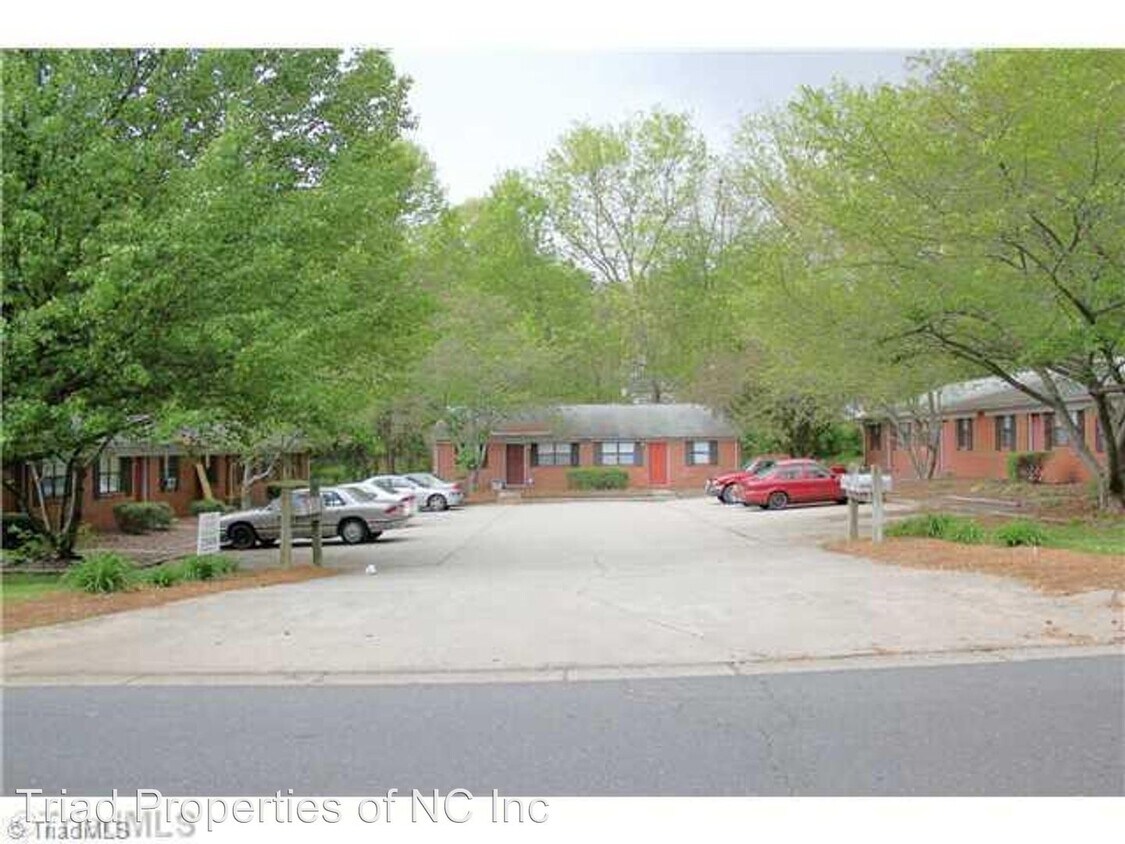 Building Photo - 1000 Rucker St