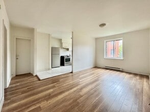 Building Photo - 341 Bd Graham