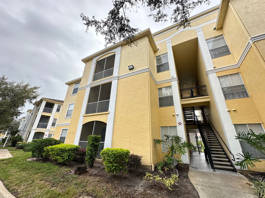 Primary Photo - Lovely 4BR/2BA Visconti Condo in Maitland!