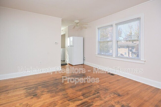 Building Photo - 331 Clark St