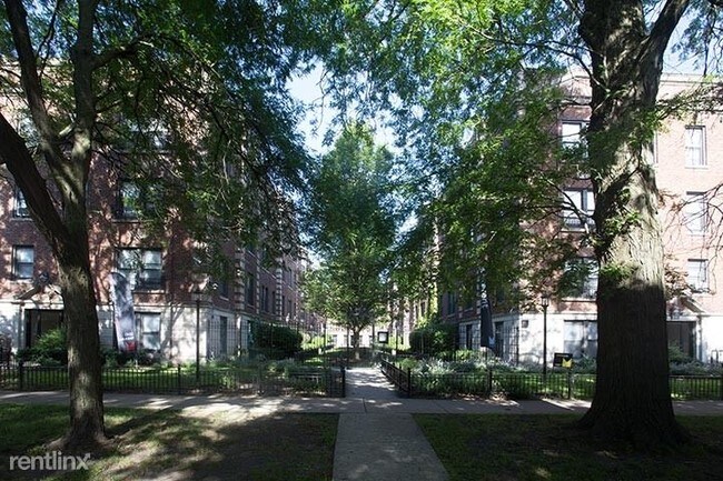 Foto del edificio - 4740 S Woodlawn Ave