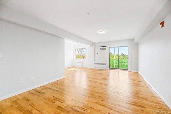 Building Photo - 671 Bronx River Rd