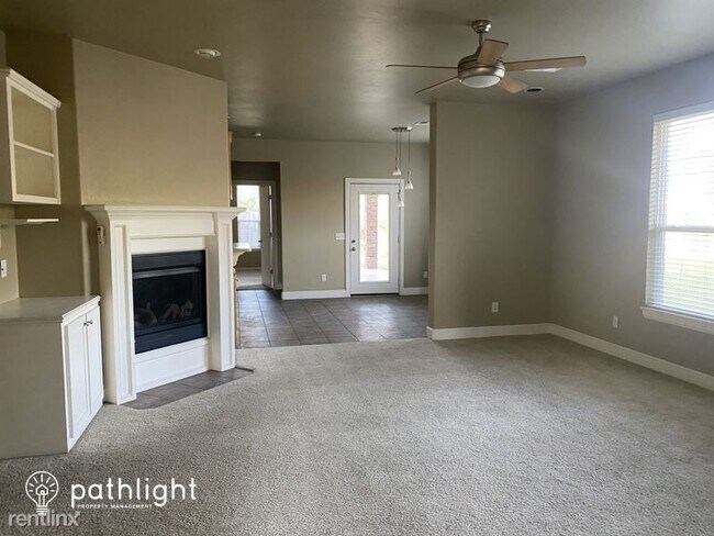 Foto del edificio - 3 br, 2 bath House - 15628 Darlington Lane...