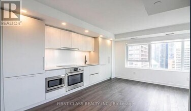 Building Photo - 609 Sherbourne St
