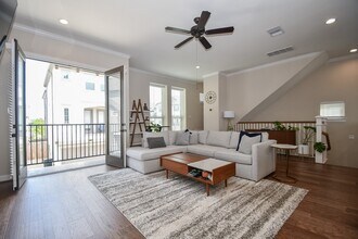 Building Photo - 4007 Centre Glen Dr