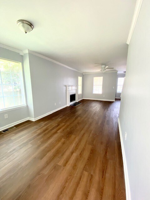 Building Photo - 733 Vanguard Pl