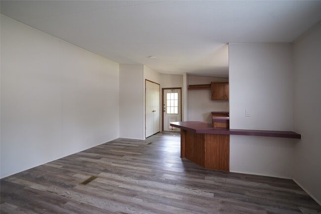 Building Photo - 9533 Cypress Dr