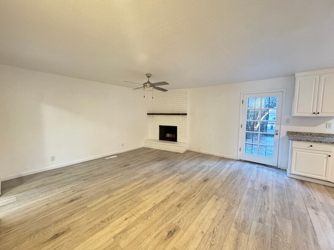 Foto del edificio - 1013 Doncaster Dr