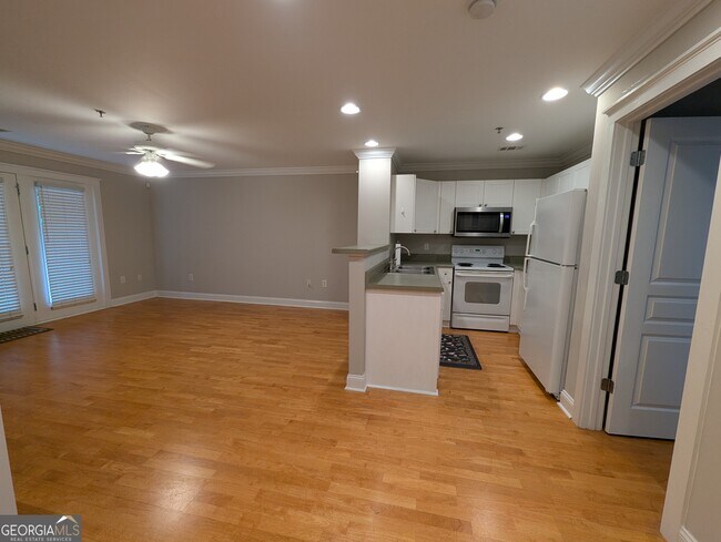 Foto del edificio - 490 S Barnett Shoals Rd