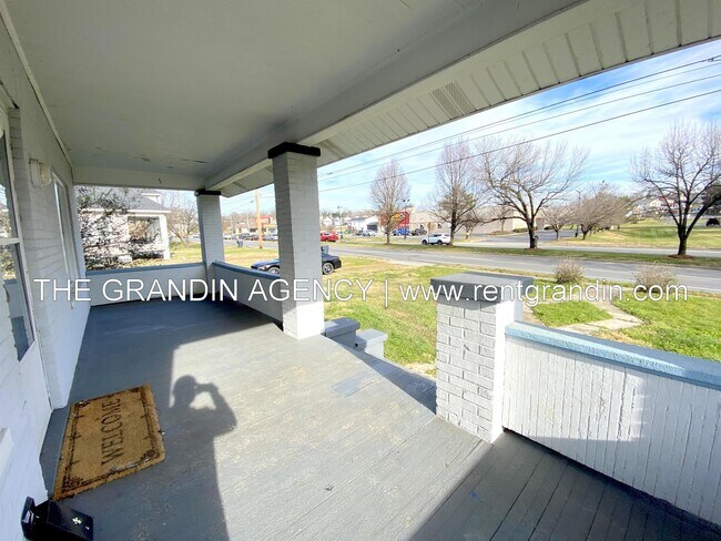 Foto del edificio - 931 13th St SE