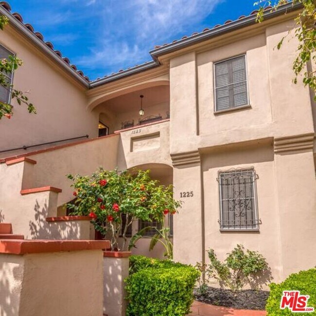 Foto del edificio - 1223 S Crescent Heights Blvd