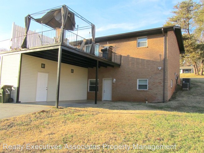 Building Photo - 2 br, 1 bath House - 442 Cherokee Heights ...