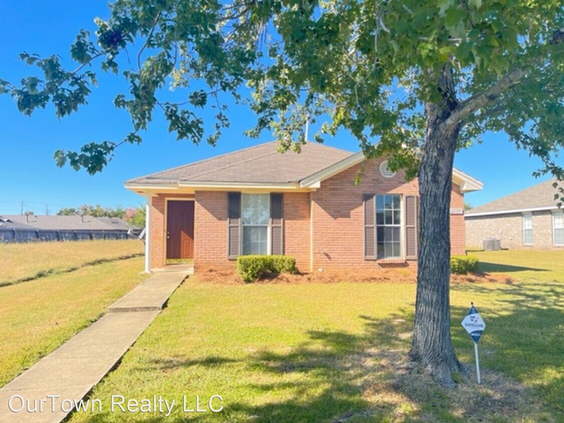 3 br, 2 bath House 6030 Walderbrook Ct House Rental in Montgomery