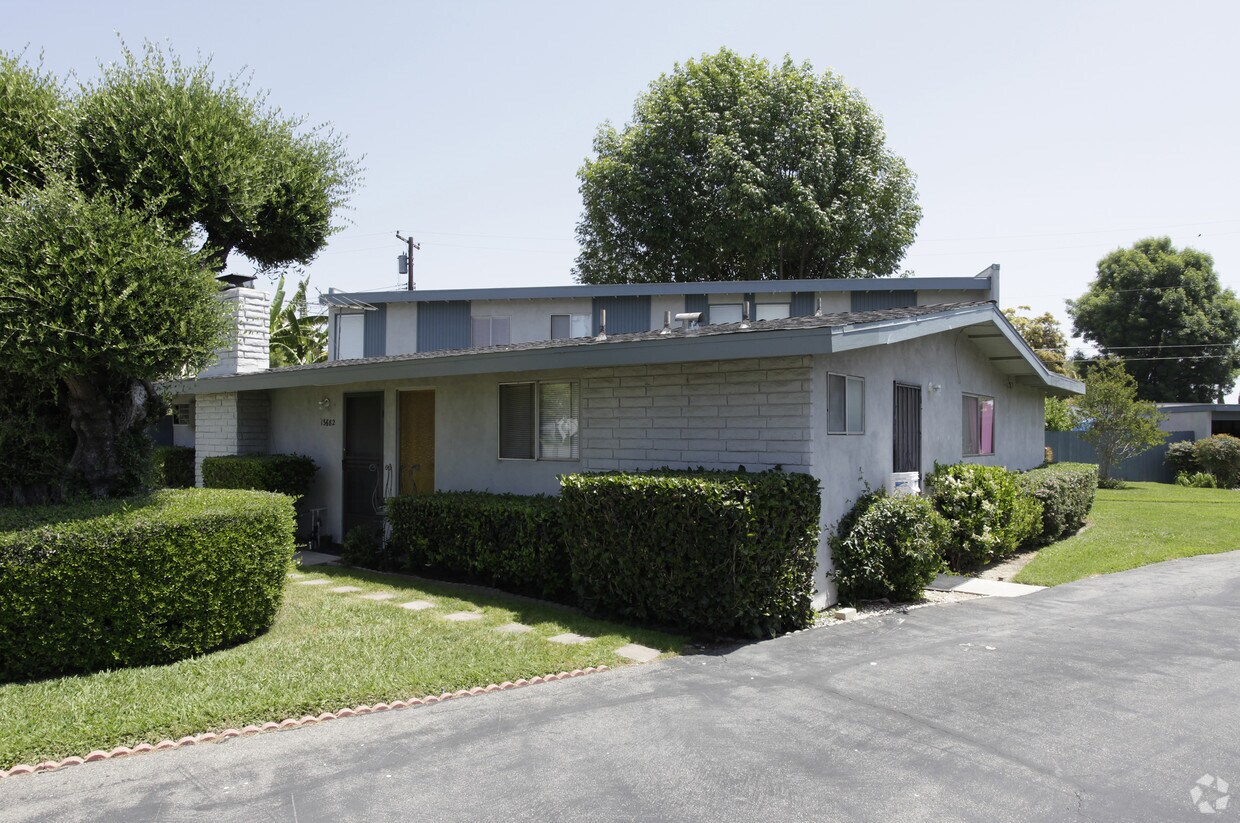 Primary Photo - 13682-13688 Estero Cor