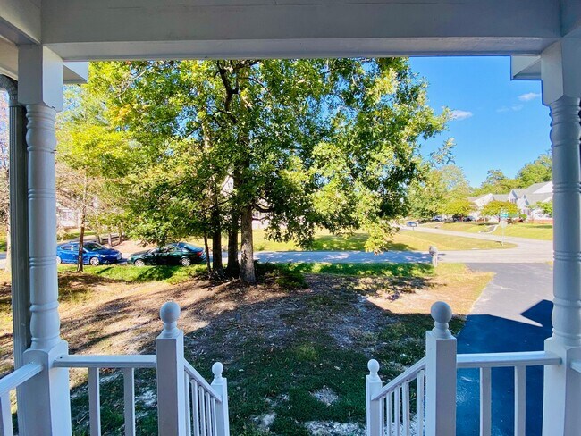 Foto del edificio - Beautiful and Spacious 3bdrm/2.5bth Home Conveniently Located in Chesterfield County!!