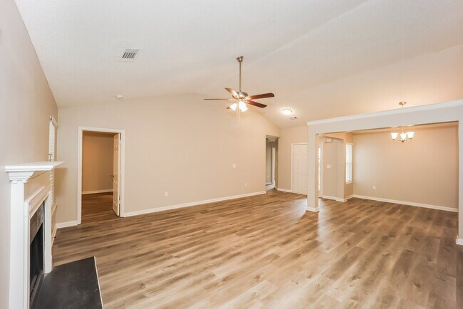 Foto del edificio - 154 Fairhaven Tr