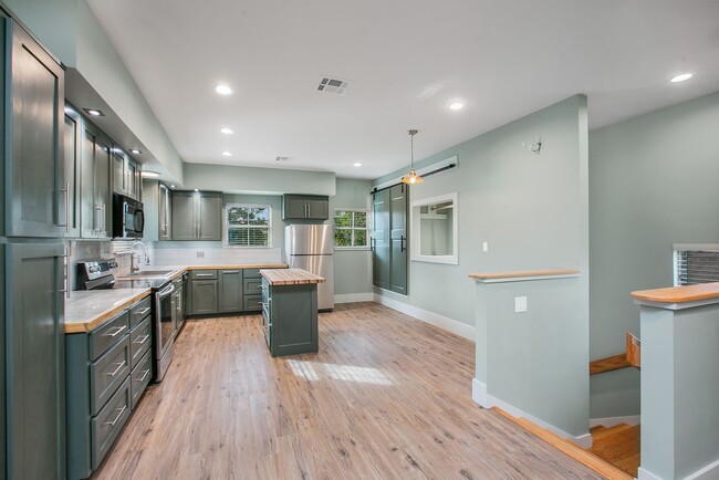 Foto del edificio - 3 Bedroom Townhome in West Baton Rouge