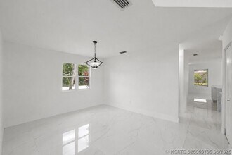 Building Photo - 4734 NW 5th Ct