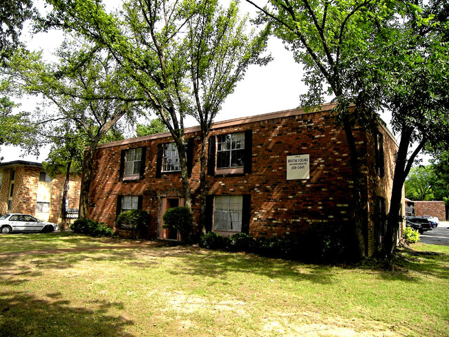 Building Photo - Campus View