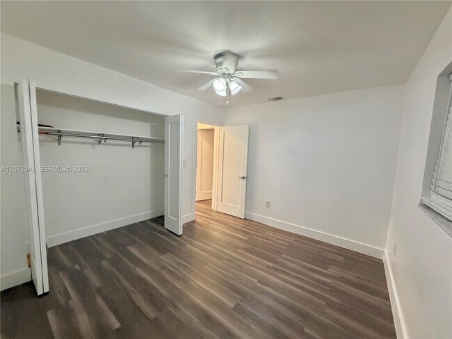 Foto del edificio - 1500 SW 10th St