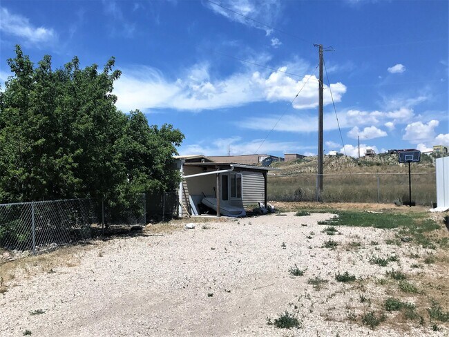 Foto del edificio - 3262 Mid Way Rd