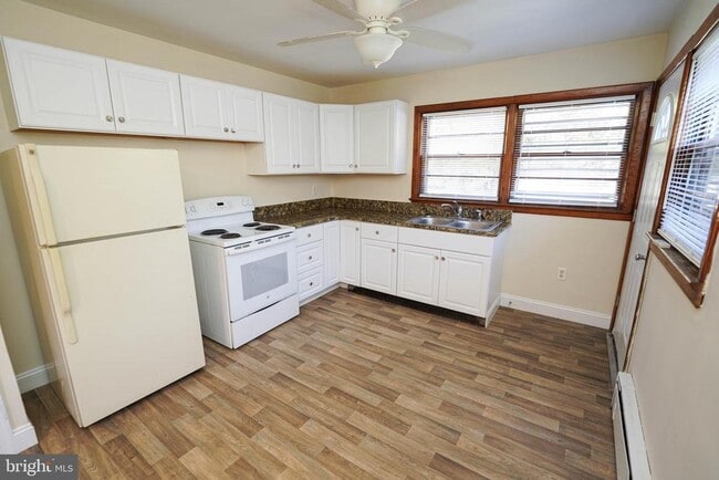 Foto del edificio - 512 S Park Dr