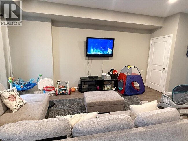 Building Photo - 65 Old School Trl