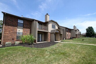 Building Photo - 1908 S Cross Lakes Cir