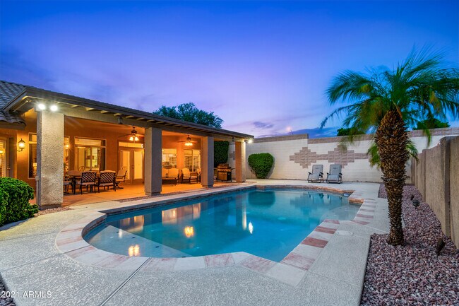 Foto del edificio - 8301 W Escuda Dr