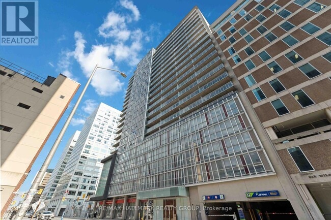 Building Photo - 324-1324 Laurier Ave W