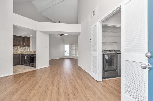 Building Photo - 4144 Greystone Way