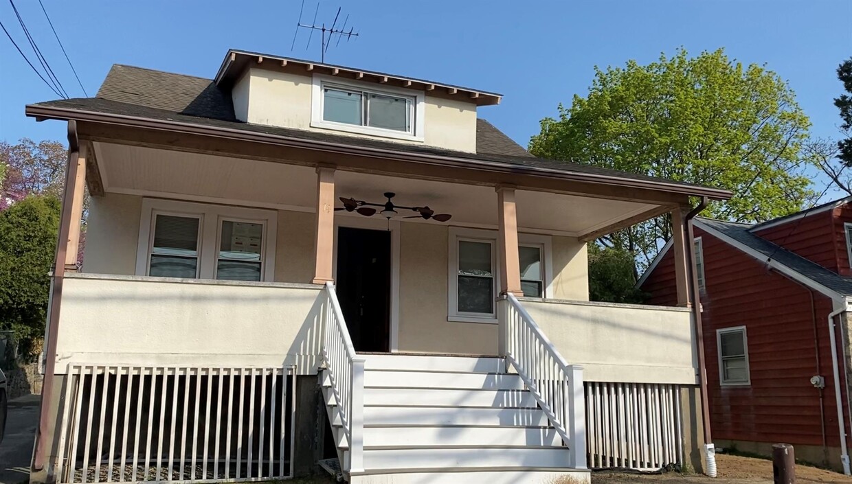 Primary Photo - 14 S Stone Ave