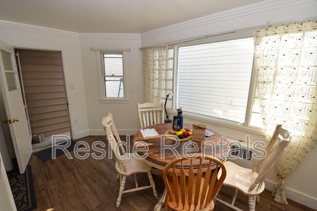 Foto del edificio - 686 Darwin Ave