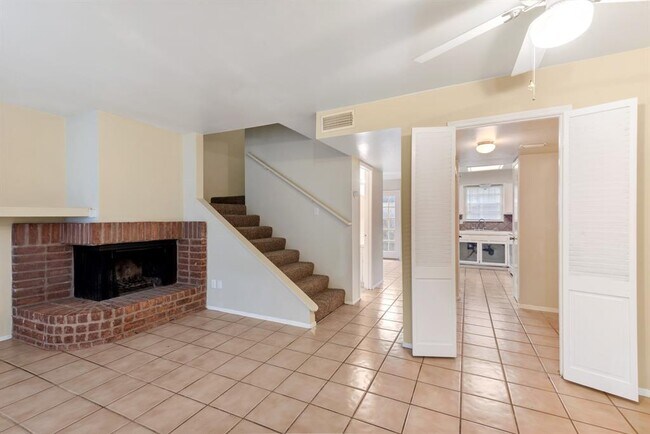 Foto del edificio - 4941 Lamonte Ln