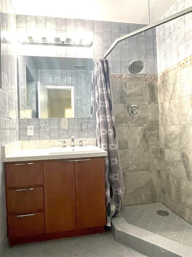 Foto del edificio - 1556 San Benito Ave