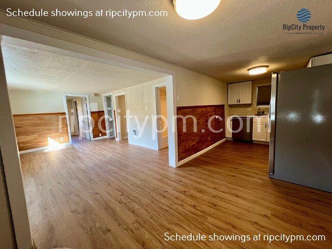 Building Photo - Beautifully Updated 2-Bedroom Single-Famil...