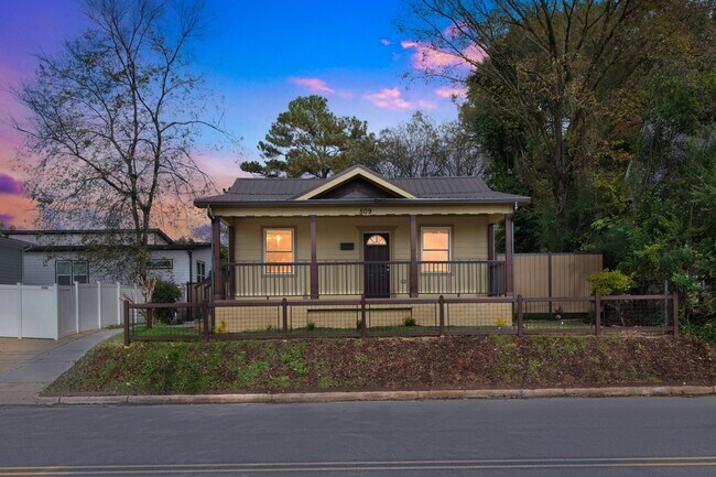 Foto del edificio - 509 Hoke St