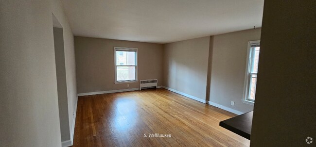 Building Photo - 826 E Henry Clay St