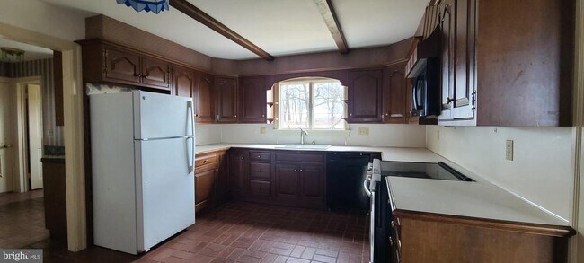 Building Photo - 538 Park Ave