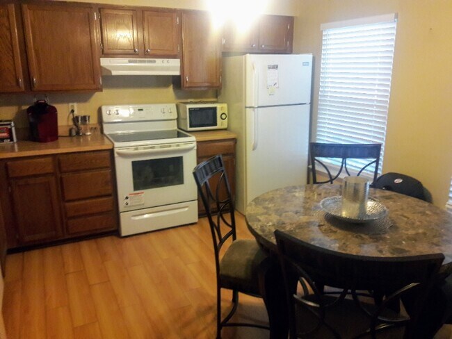 Foto del edificio - 1598 Pin Oak Dr