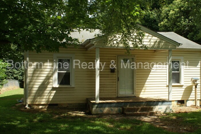 Primary Photo - Cozy Home available in Kings Mountain!