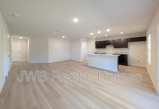 Foto del edificio - 1737 W 30th St